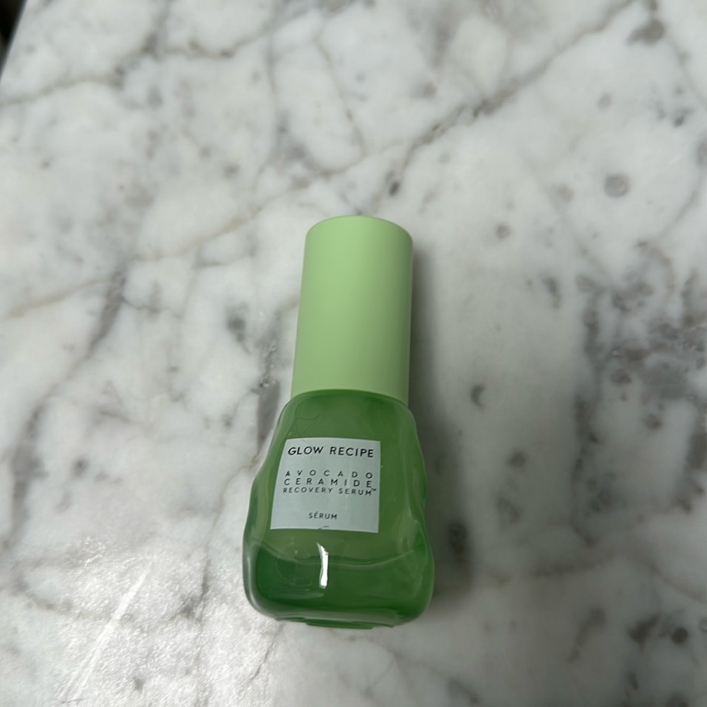 Glow Recipe Avocado Serum. NEVER USED.